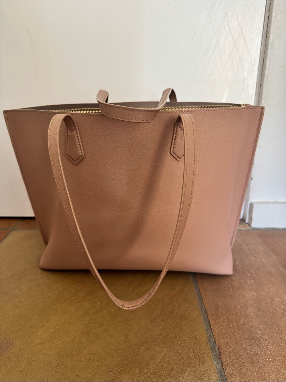 QUINCE ITALIAN LEATHER TRIPLE COMPARTMENT SHOPPER TOTE.used once.See description - Picture 2 of 8